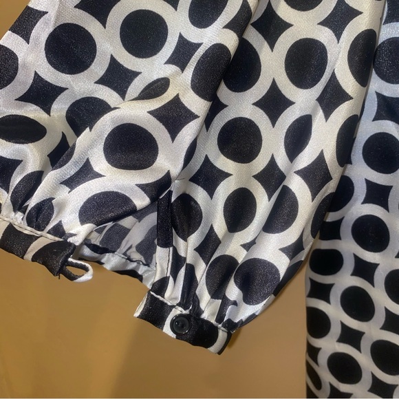 BANDOLINO Geometric Circle Design Black White Silk Blouse Top Shirt - Picture 6 of 7